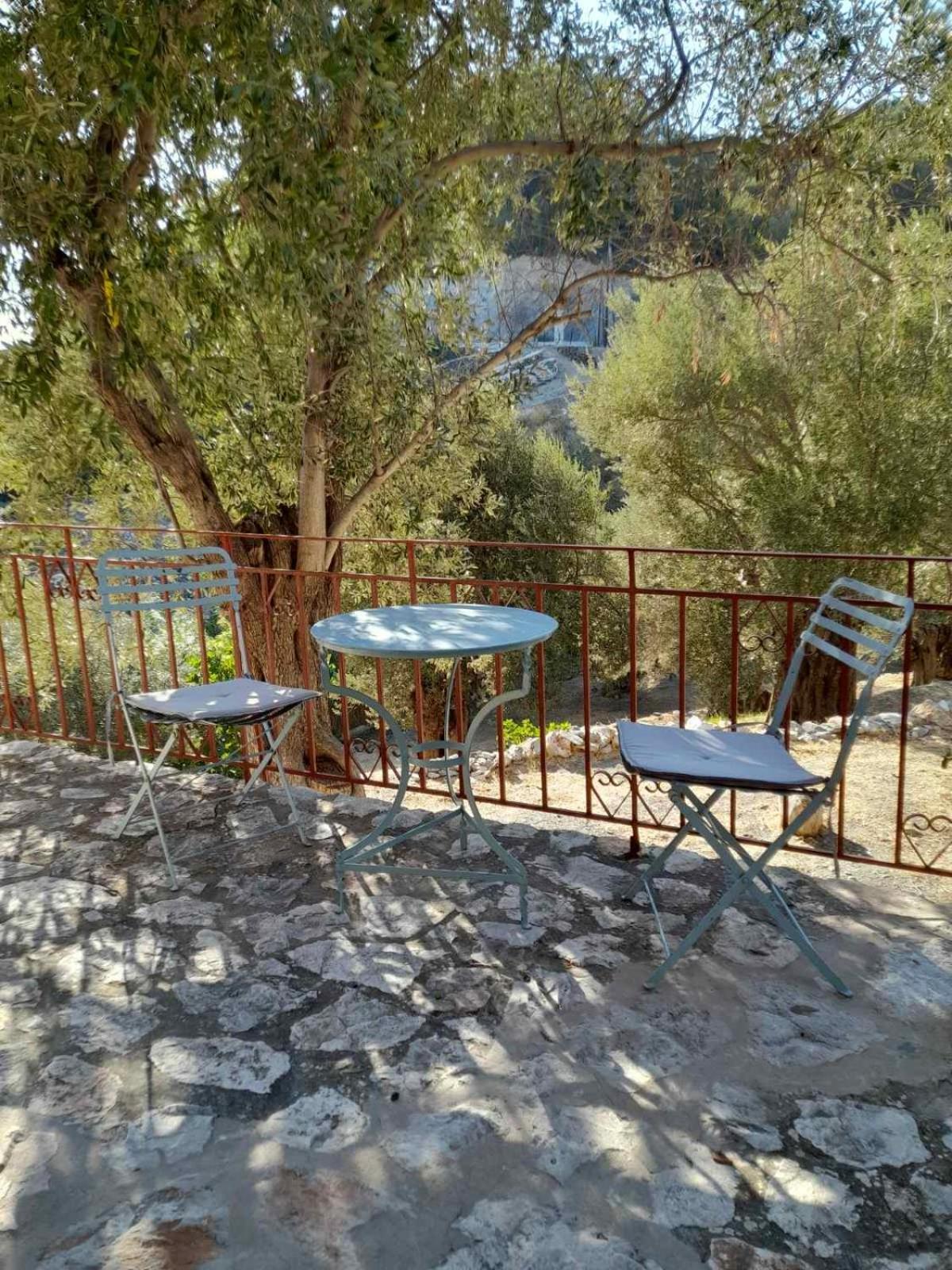 Δωμάτια Κόκκινος Πύργος Plomari Dış mekan fotoğraf