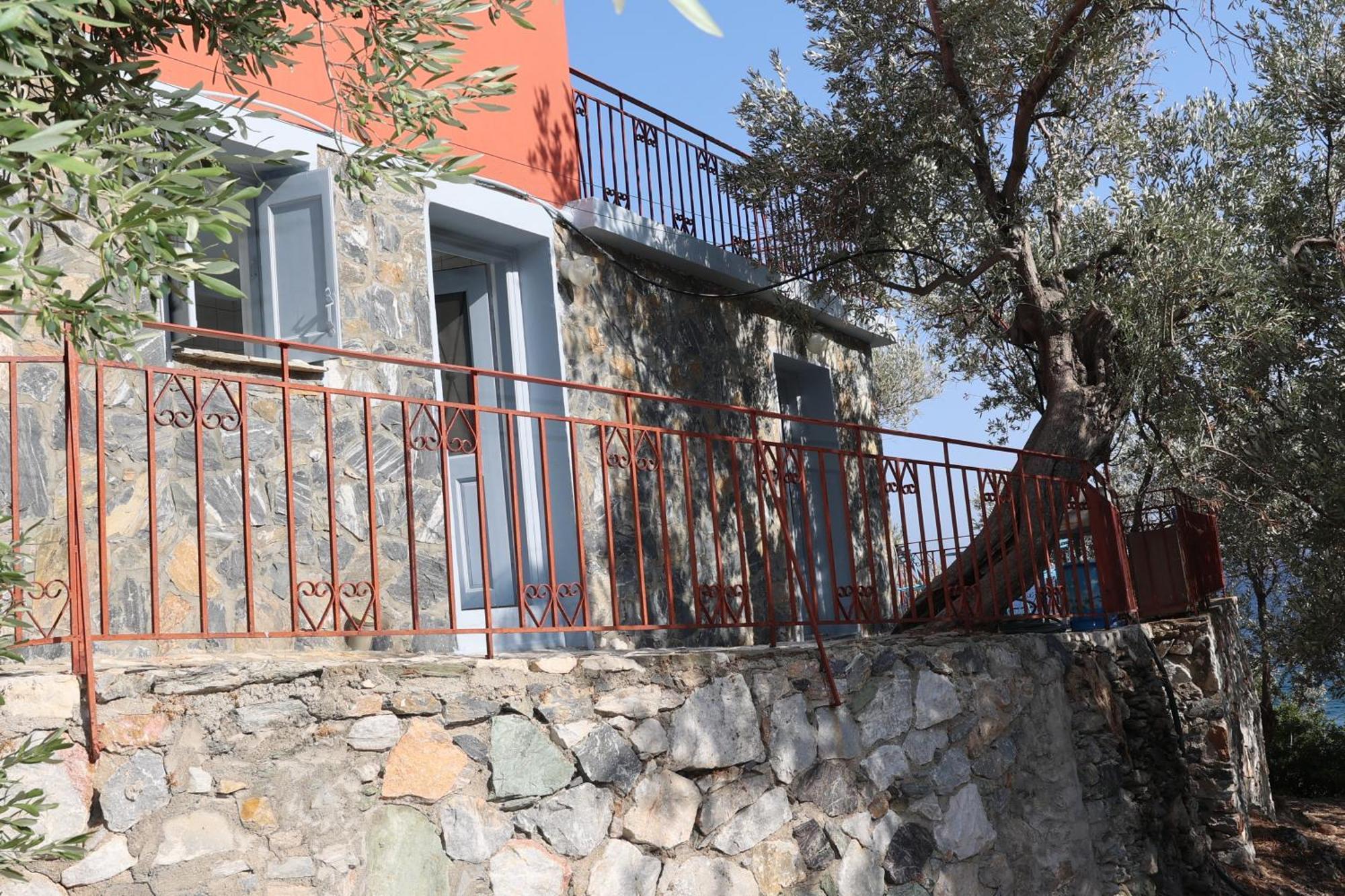 Δωμάτια Κόκκινος Πύργος Plomari Dış mekan fotoğraf