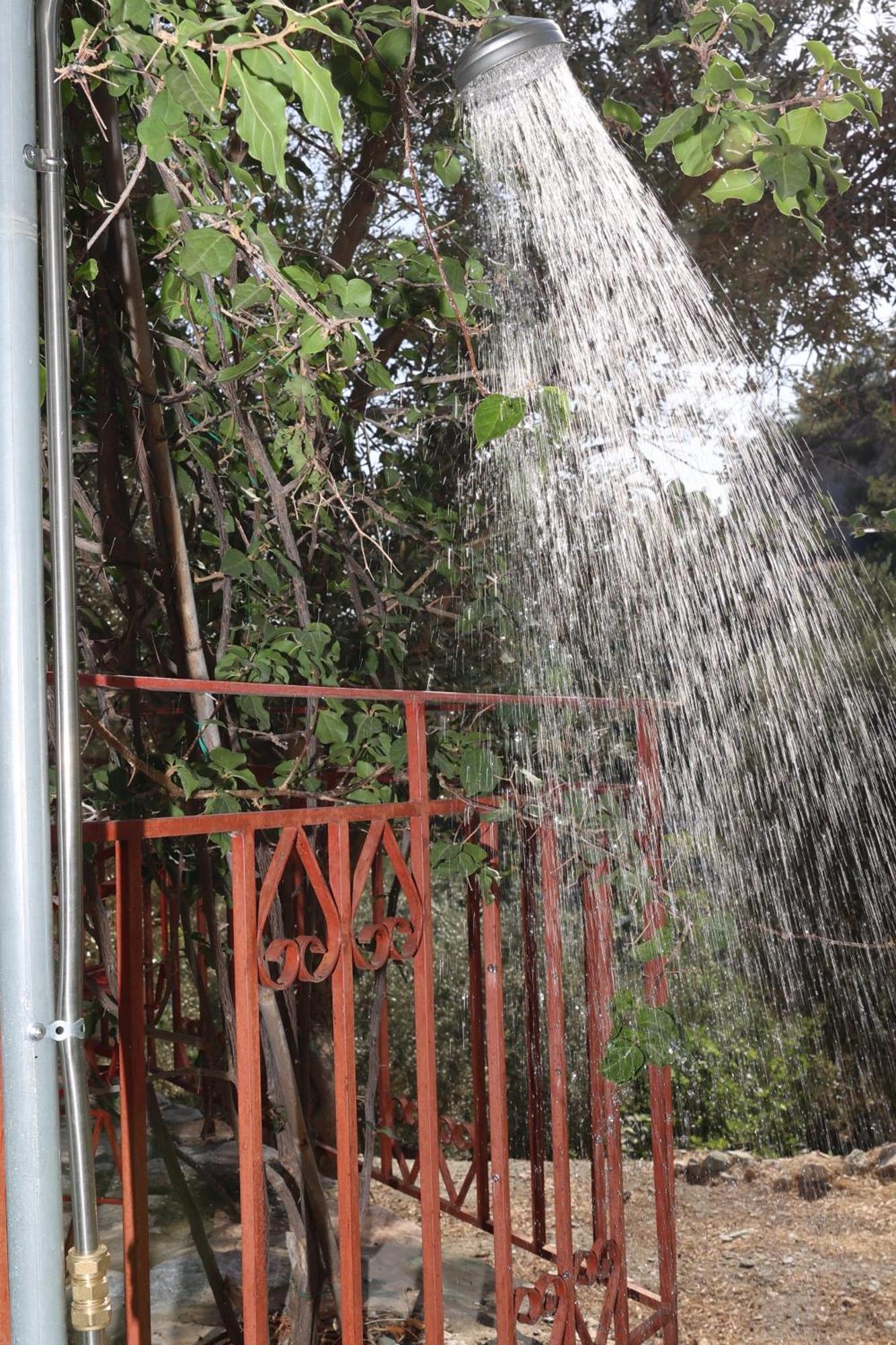 Δωμάτια Κόκκινος Πύργος Plomari Dış mekan fotoğraf