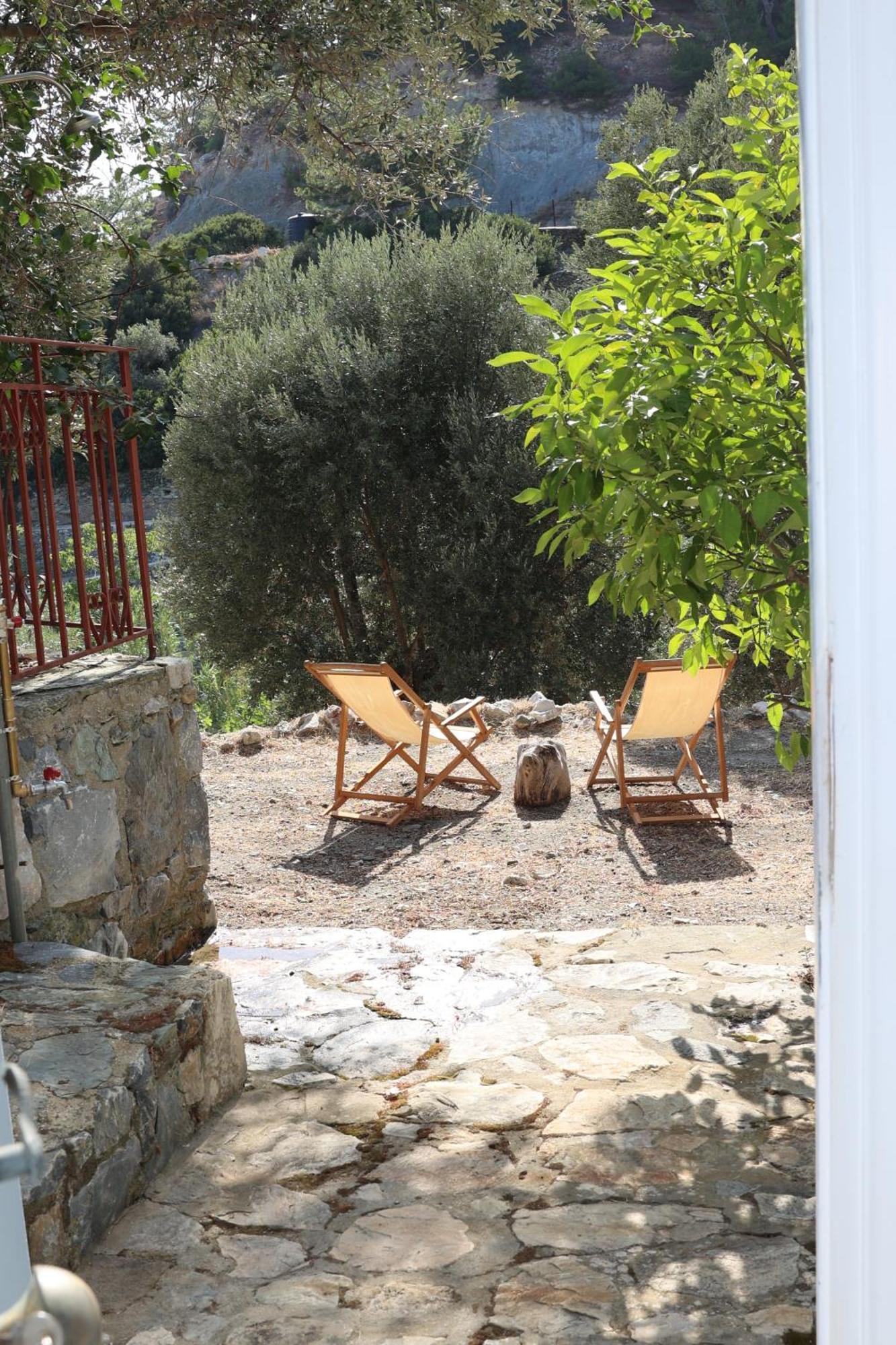 Δωμάτια Κόκκινος Πύργος Plomari Dış mekan fotoğraf