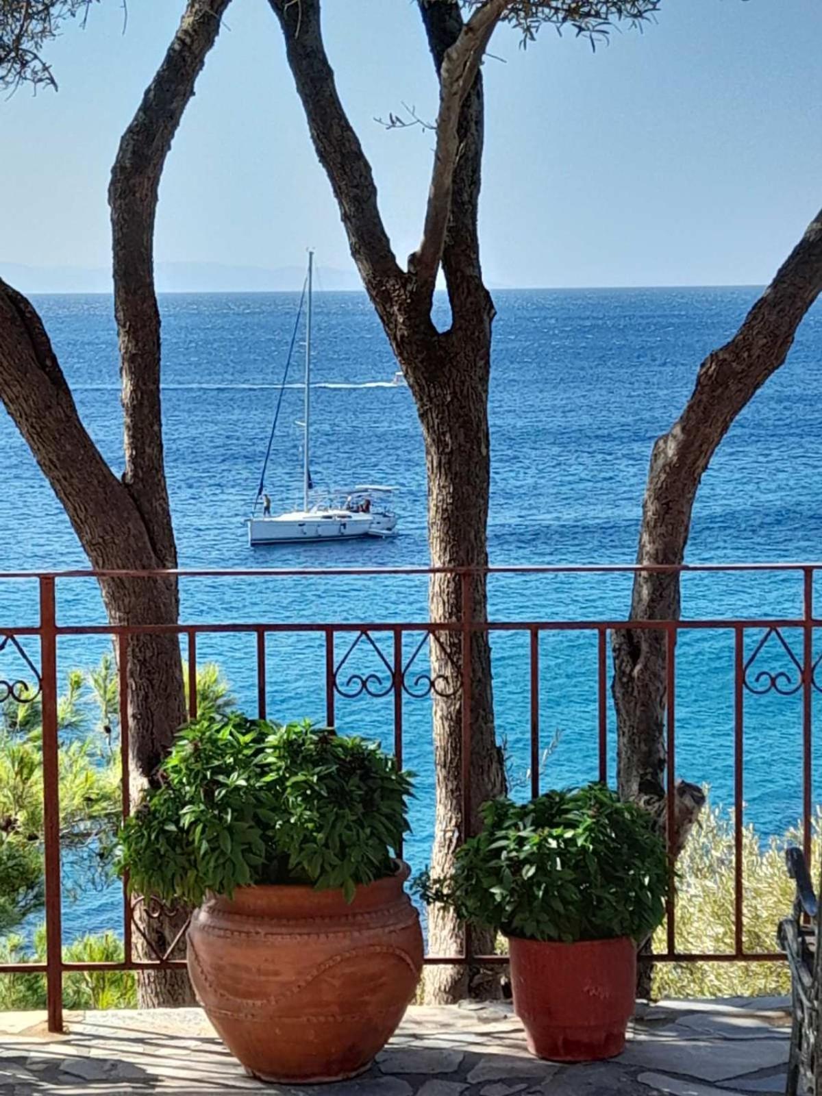 Δωμάτια Κόκκινος Πύργος Plomari Dış mekan fotoğraf
